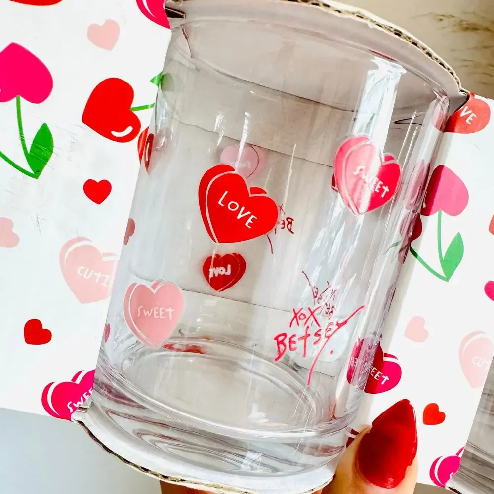 2 NEW BETSEY JOHNSON Clear Glass Red Pink XO Heart Coffee Tea Mugs Glasses Set